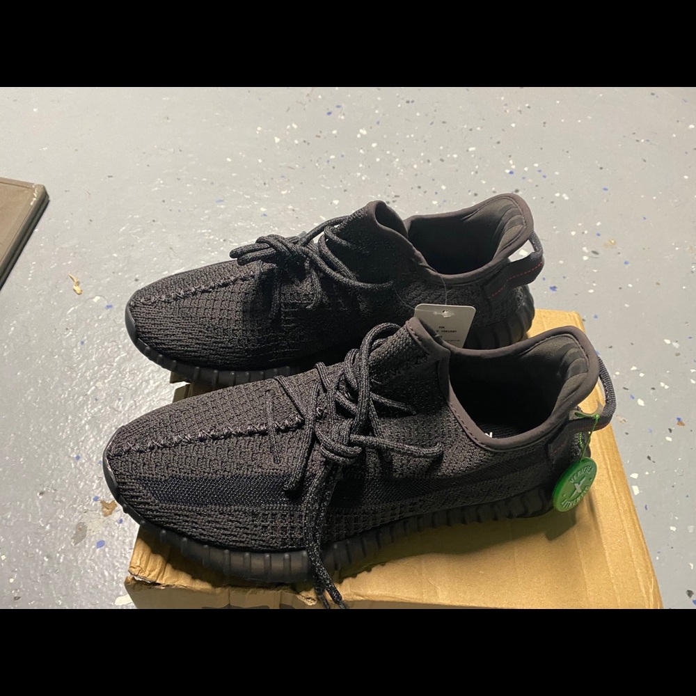 Yeezy Boost 350 V2 Static Black Reflective. Sz 10